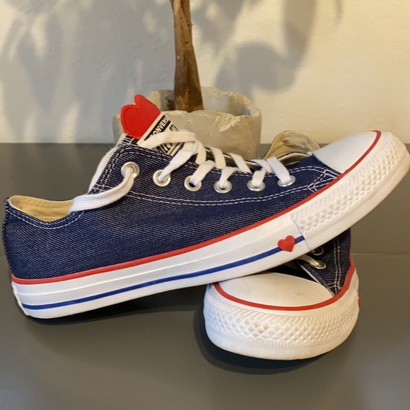 *SOLD*Converse - Picture 2 of 4